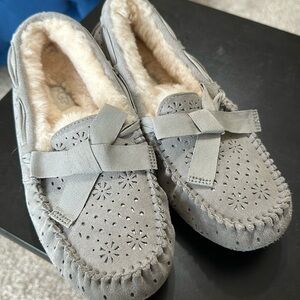 New Ugg slippers, size 9 women’s